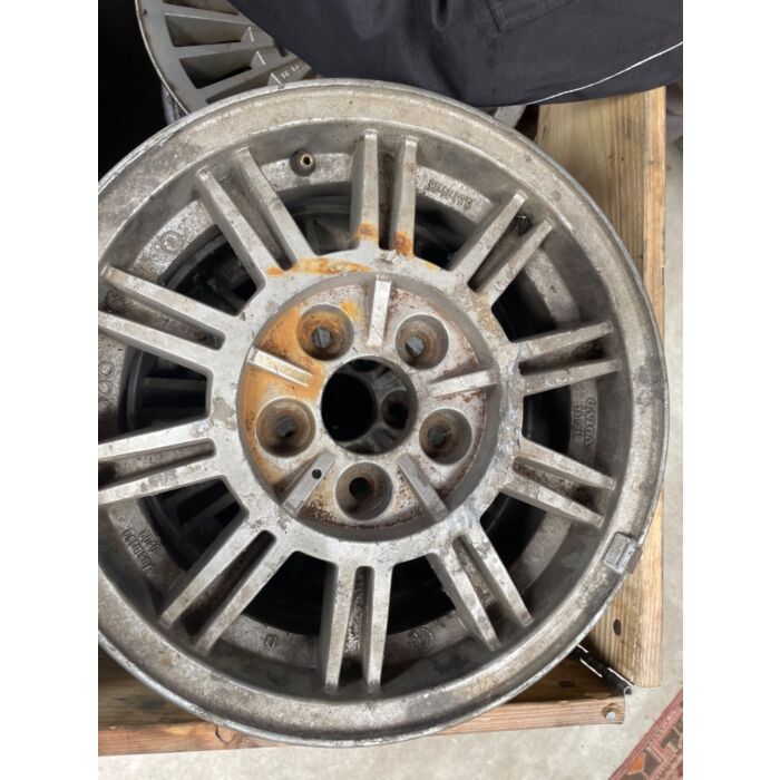 Set di cerchi Volvo 240 244 245 14 pollici GLE