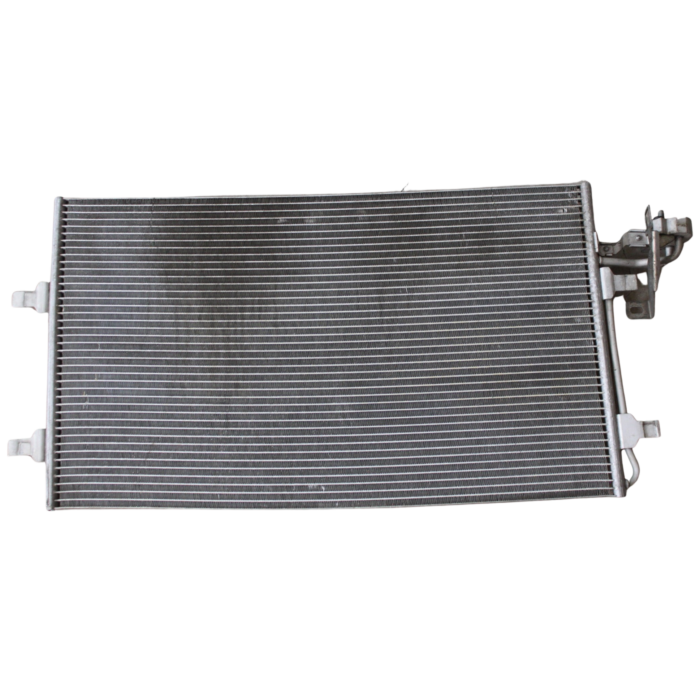 "Radiatore di Alta Qualità per Volvo C30/C70/S40/V50, Nuovo di Magazzino"