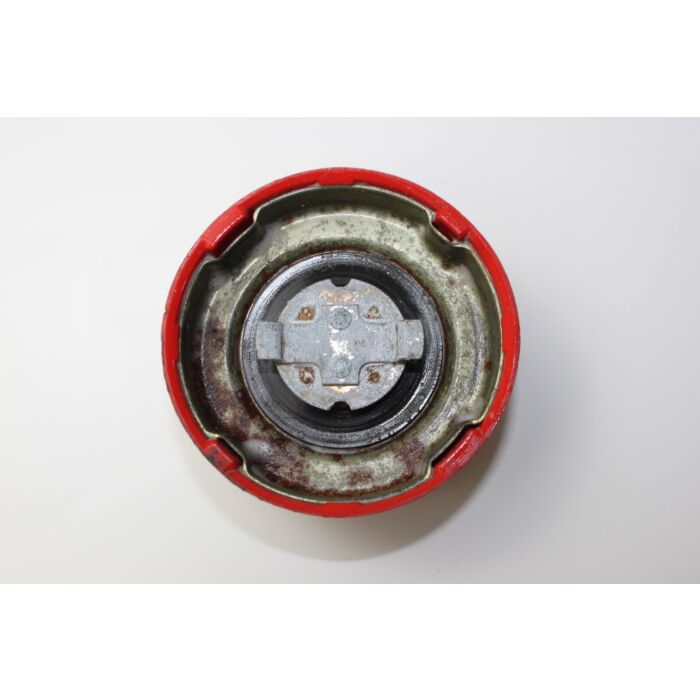 Tappo benzina Volvo 140, prodotto usato