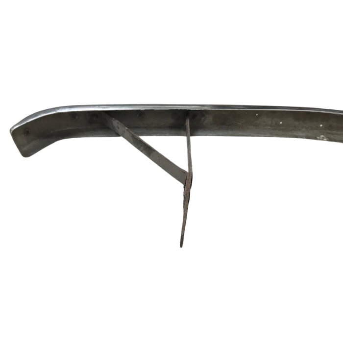 Paraurti cromato con gomme e supporti per Volvo 140