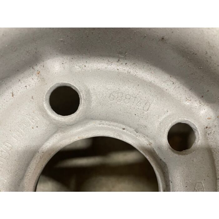 Cerchio in acciaio 15x5 pollici 140+164 688140 per Volvo