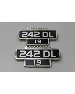 Embleem Volvo 242 scherm emblem 242 wing