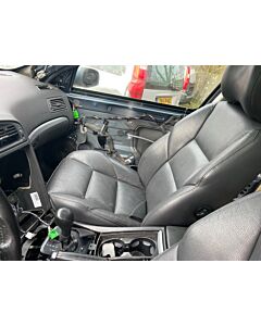 "Set di Sedili in Pelle Grigio Scuro per Volvo V70 - Eleganza e Comfort"