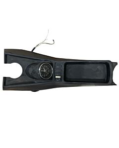 Middenconsole volvo 140 incl. Klok Gebruikt