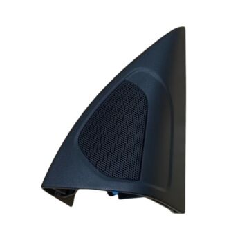 speaker met interieur deel driehoek S80 2012