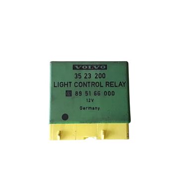 licht relais 850 960 C70 (-2005) S70 V70 V70XC (-2000) S90 V90 (-1998)  relays 104 E 108 gebruikt 
