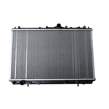 "Radiatore Volvo V70/S70, Nuovo di Magazzino, Codice D65518"